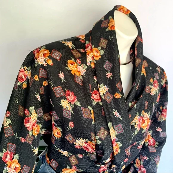 v i n t a g e :: Draped Satin Glamorous Brocade Blouse Padded - Picture 8 of 9